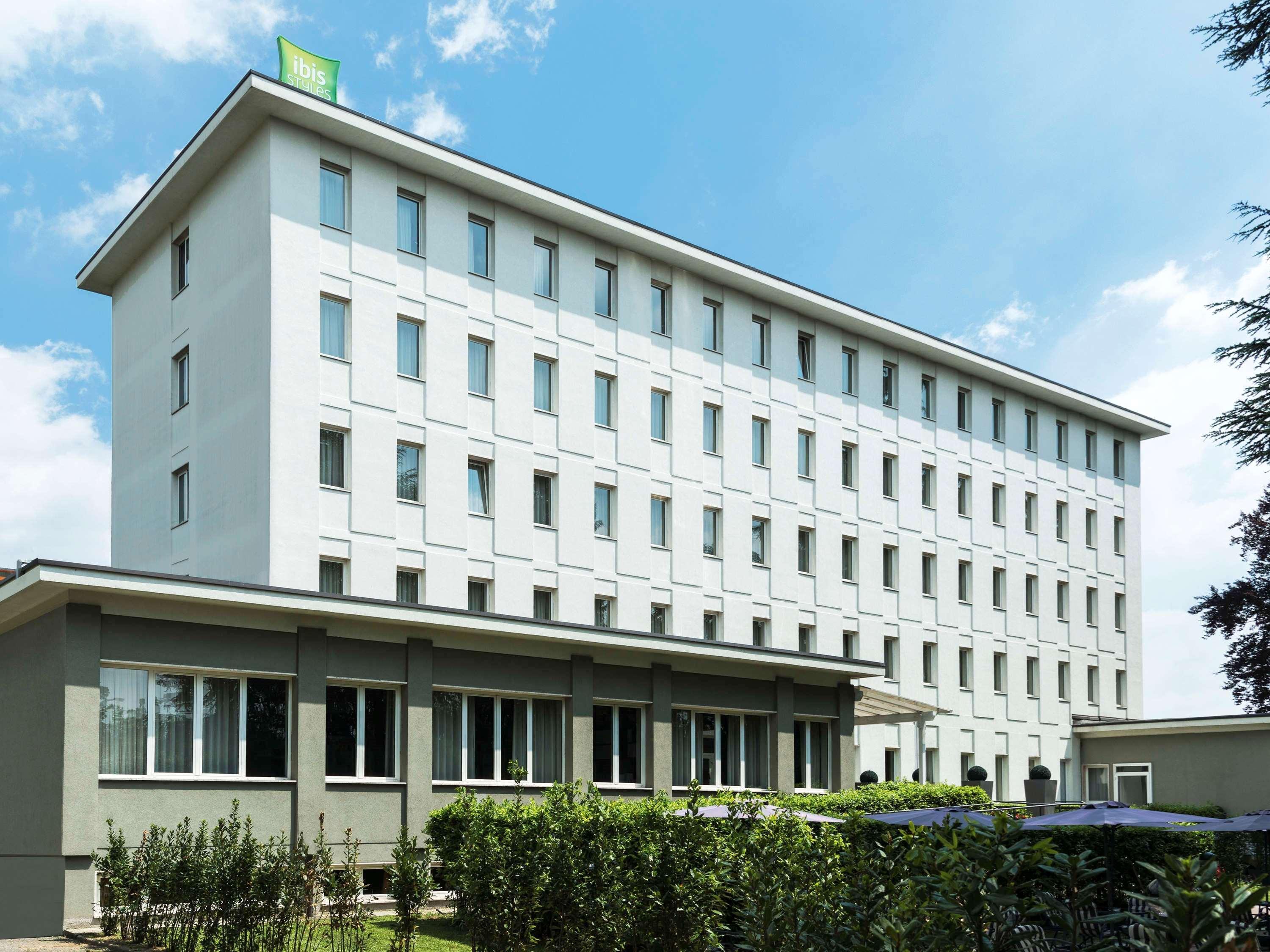 Bis Hotel Varese Luaran gambar
