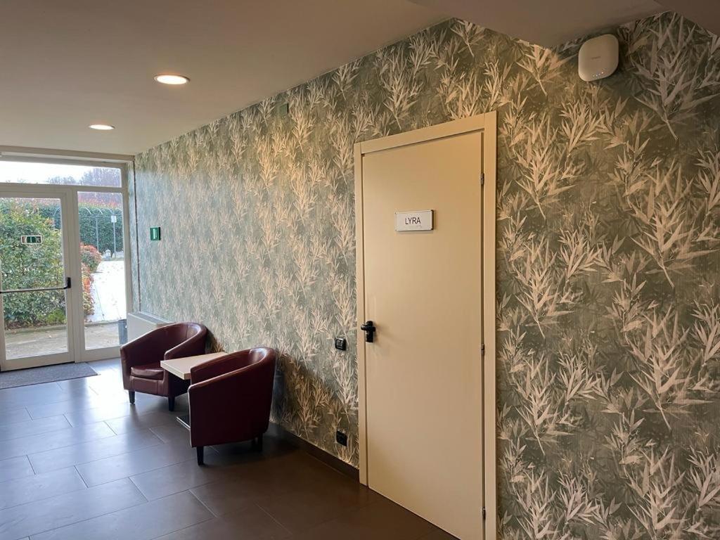 Bis Hotel Varese Luaran gambar