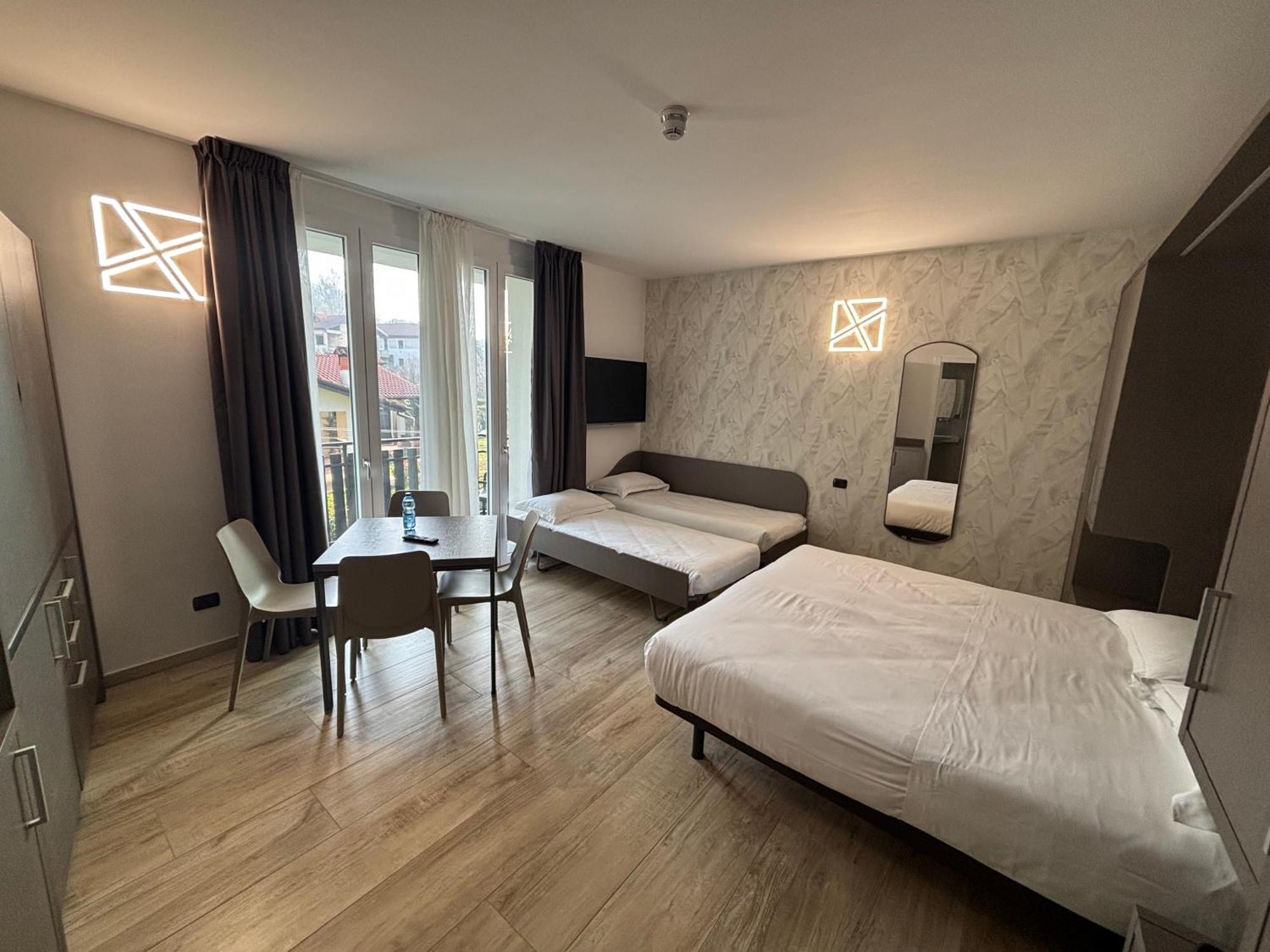 Bis Hotel Varese Luaran gambar
