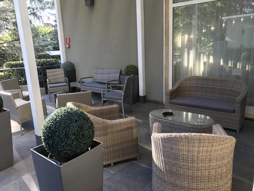 Bis Hotel Varese Luaran gambar