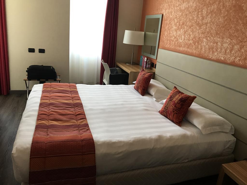 Bis Hotel Varese Luaran gambar