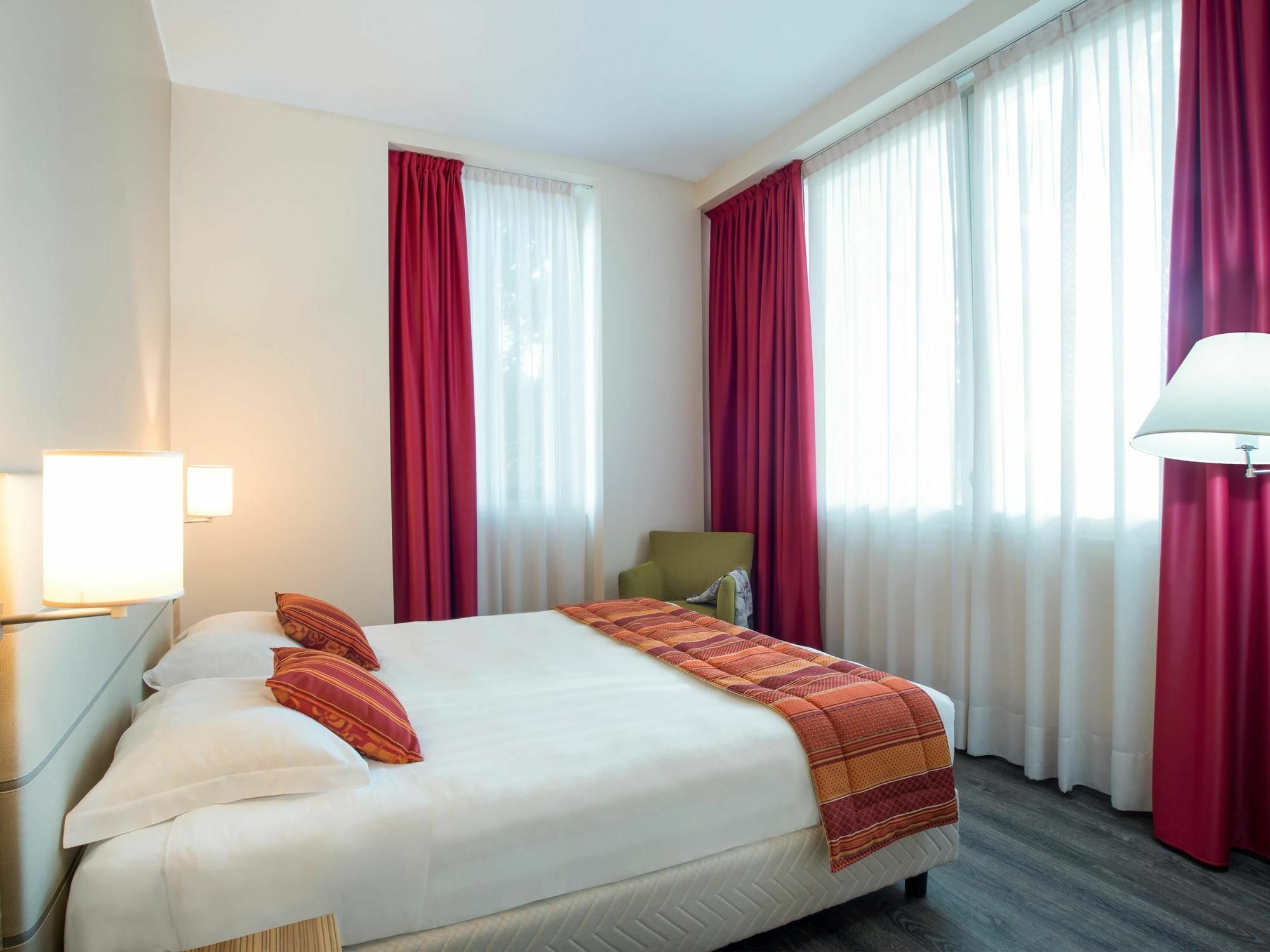 Bis Hotel Varese Luaran gambar